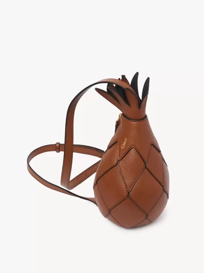 Ananas-Umhängetasche aus genarbtem Leder