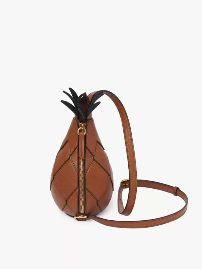 Ananas-Umhängetasche aus genarbtem Leder