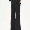 Ausgestellte, maßgeschneiderte Hose aus Wollgabardine Ausgestellte, maßgeschneiderte Hose aus Wollgabardine