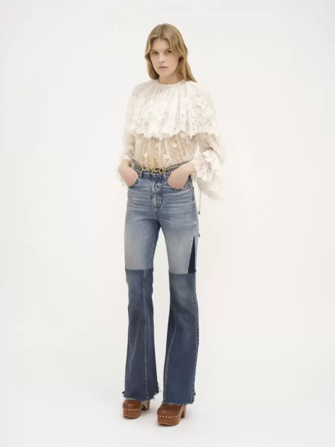 Ausgestellte Patchwork-Jeans aus Denim Ausgestellte Patchwork-Jeans aus Denim