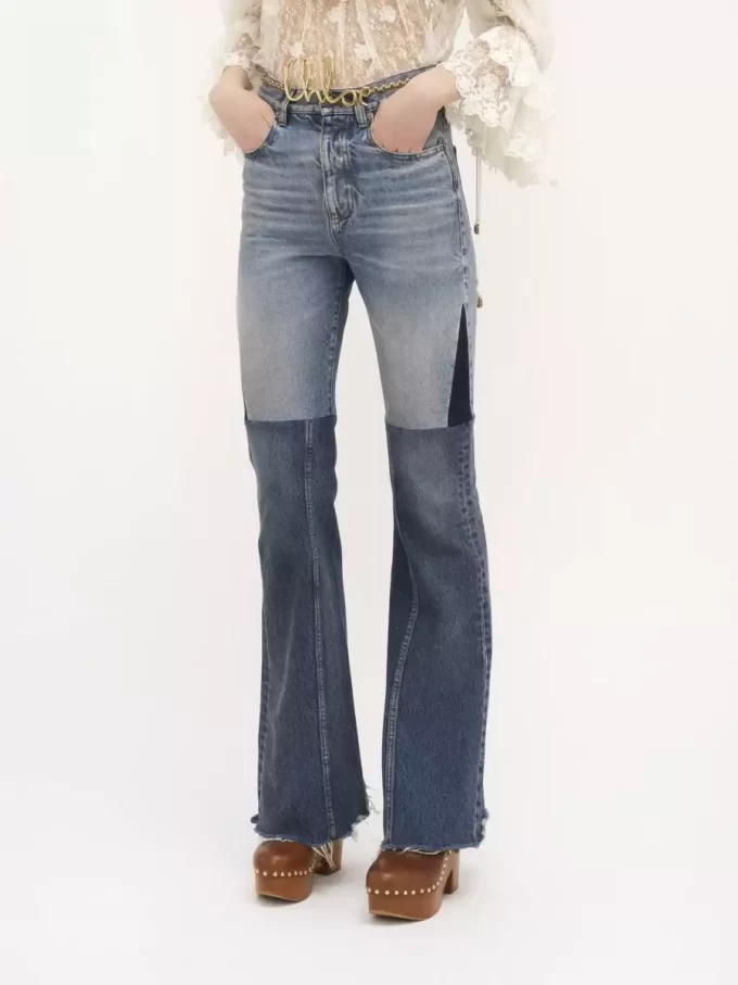 Ausgestellte Patchwork-Jeans aus Denim Ausgestellte Patchwork-Jeans aus Denim