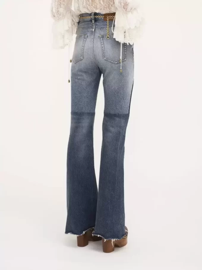 Ausgestellte Patchwork-Jeans aus Denim Ausgestellte Patchwork-Jeans aus Denim