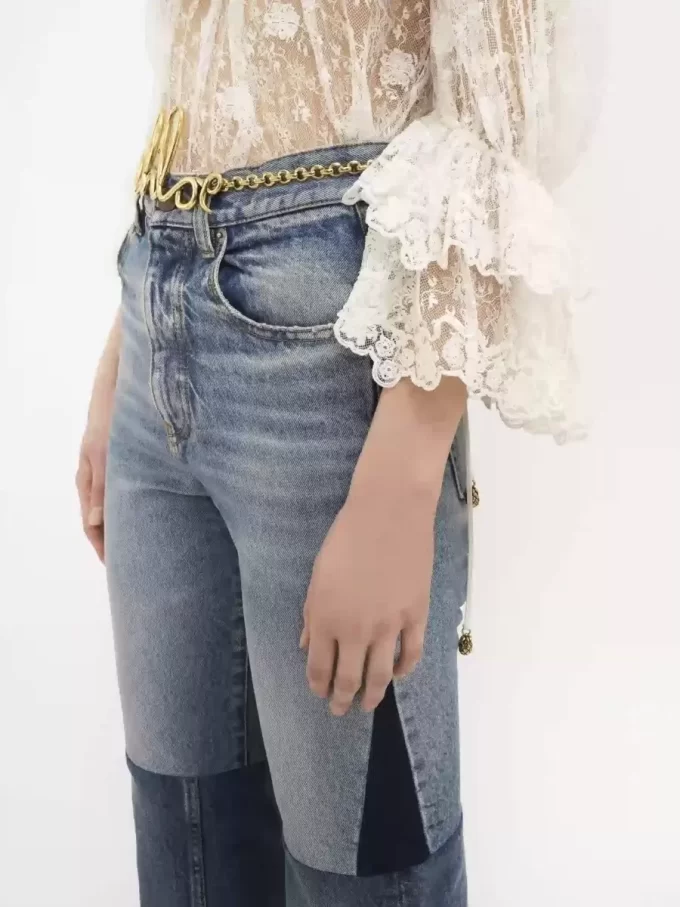 Ausgestellte Patchwork-Jeans aus Denim Ausgestellte Patchwork-Jeans aus Denim