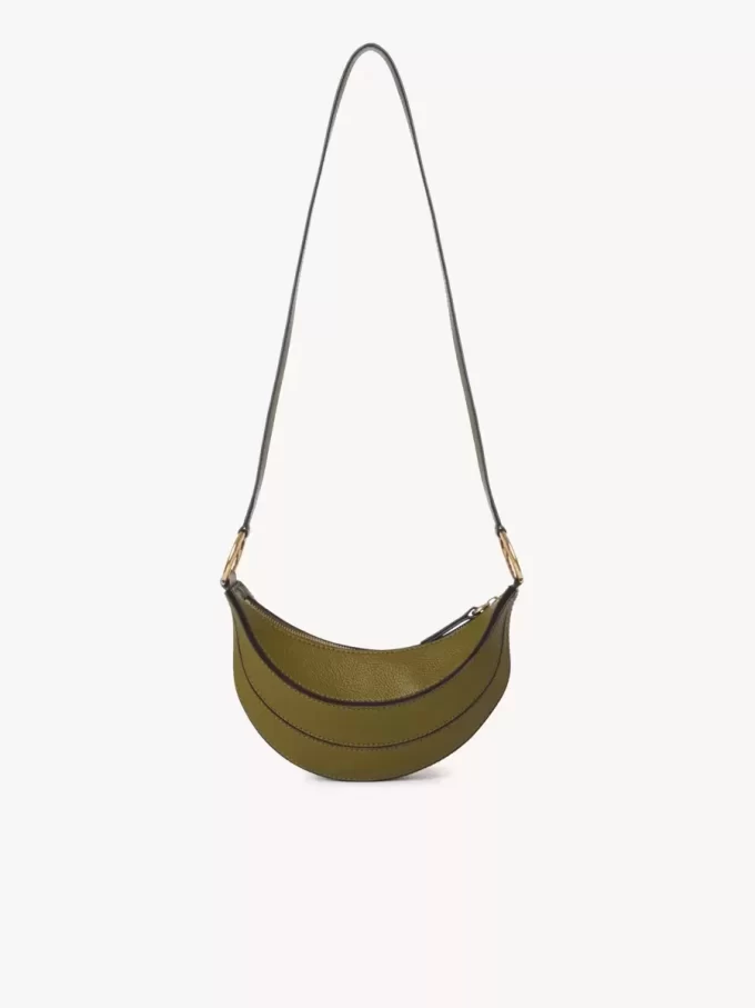 Banana Umhängetasche aus genarbtem Leder Banana Umhängetasche aus genarbtem Leder