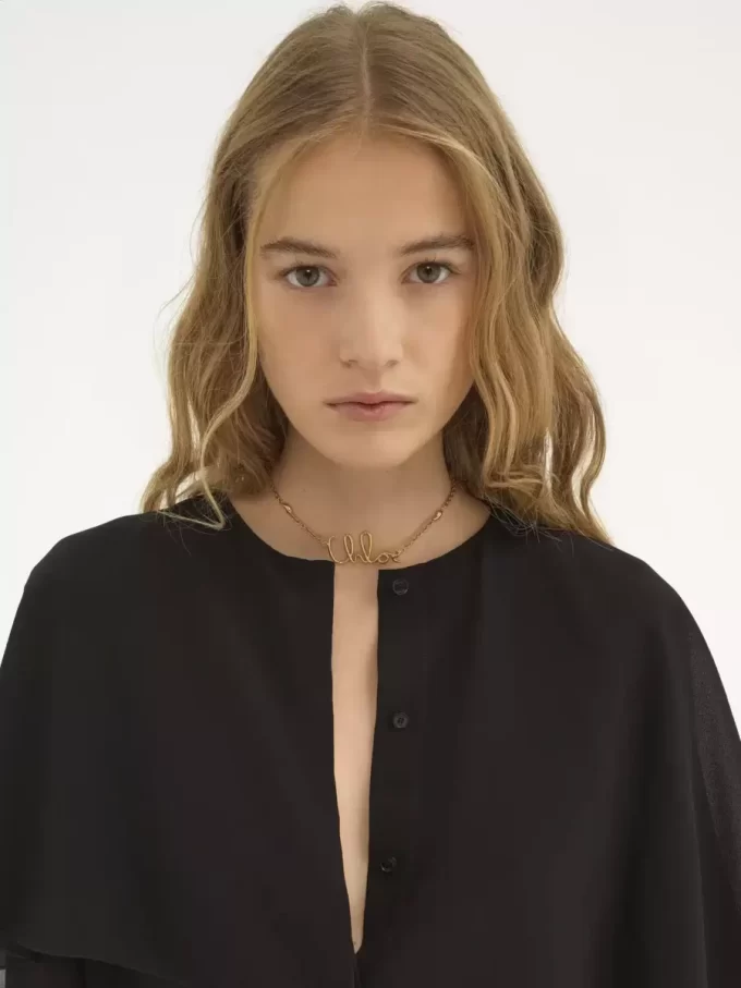Cape-Bluse aus Seiden-Georgette Cape-Bluse aus Seiden-Georgette