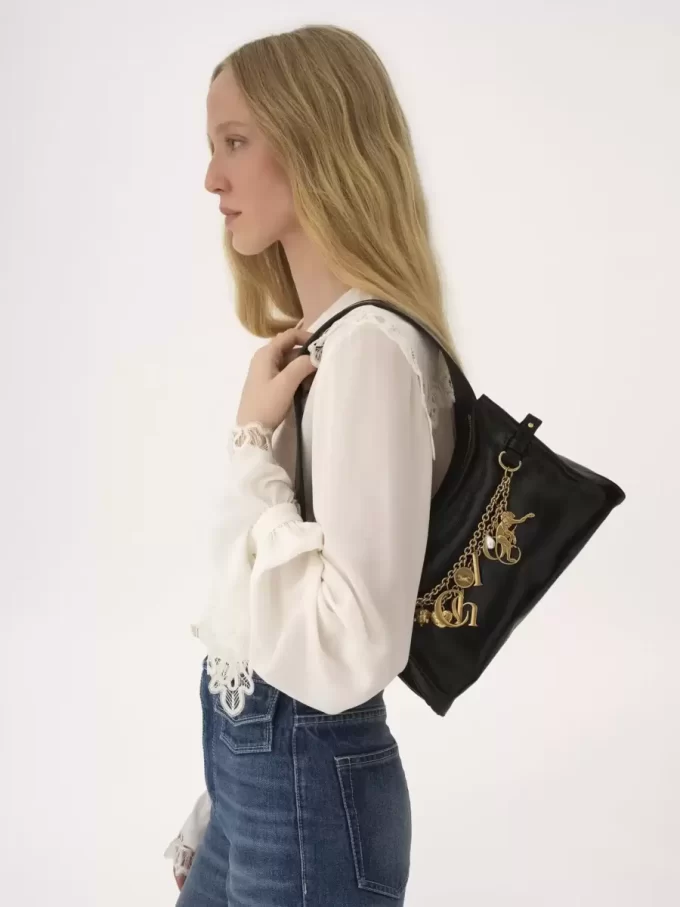 Chloé Charms Hobo-Tasche aus glänzendem Leder Chloé Charms Hobo-Tasche aus glänzendem Leder