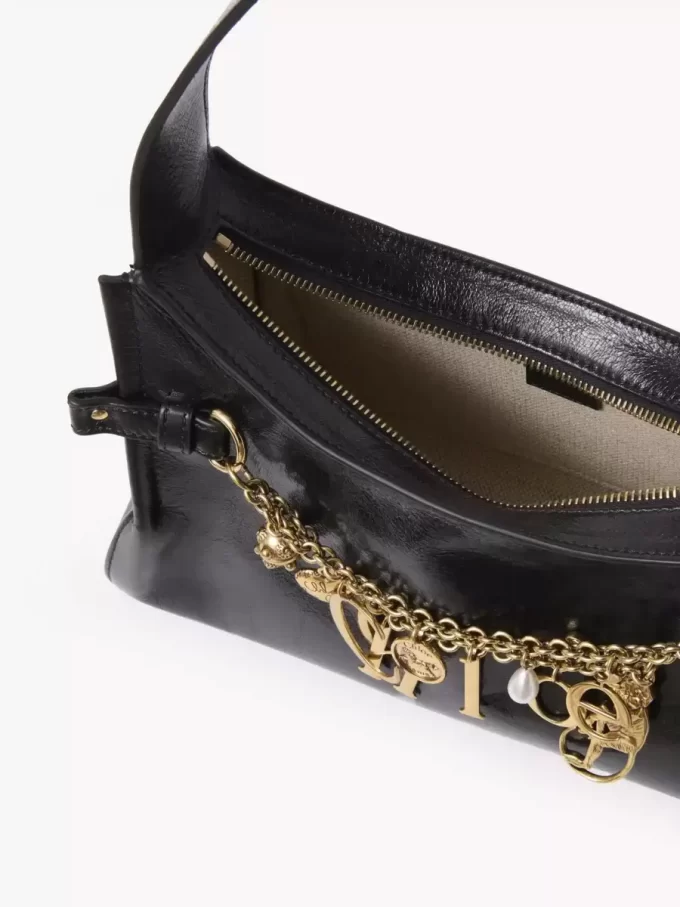 Chloé Charms Hobo-Tasche aus glänzendem Leder Chloé Charms Hobo-Tasche aus glänzendem Leder