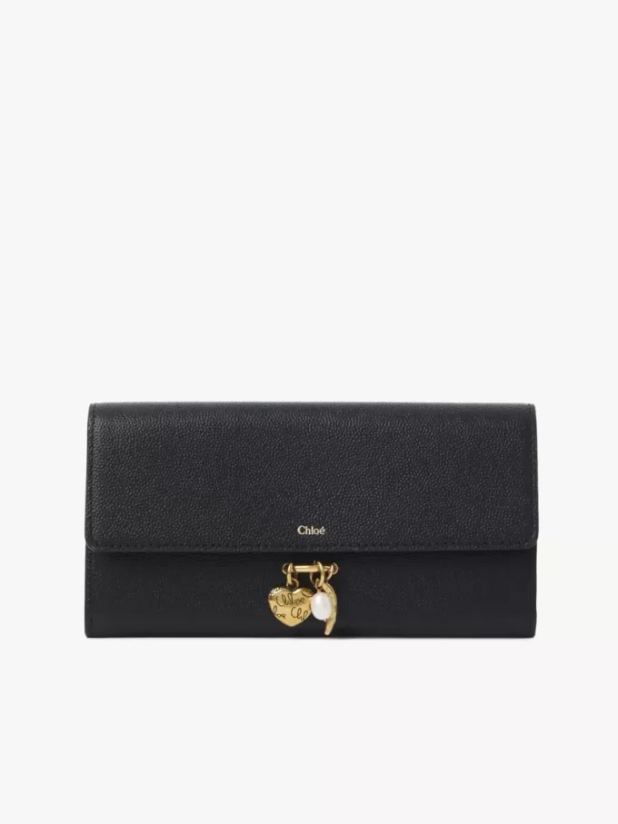 Chloé Charms langes Portemonnaie mit Klappe aus genarbtem Leder Chloé Charms langes Portemonnaie mit Klappe aus genarbtem Leder