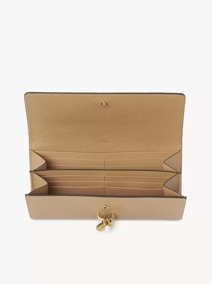 Chloé Charms langes Portemonnaie mit Klappe aus genarbtem Leder Chloé Charms langes Portemonnaie mit Klappe aus genarbtem Leder