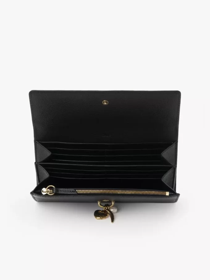 Chloé Charms langes Portemonnaie mit Klappe aus genarbtem Leder Chloé Charms langes Portemonnaie mit Klappe aus genarbtem Leder