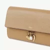 Chloé Charms langes Portemonnaie mit Klappe aus genarbtem Leder Chloé Charms langes Portemonnaie mit Klappe aus genarbtem Leder