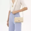 Chloé Iconic Klappengeldbörse an Kette aus Fasern mit Basteffekt