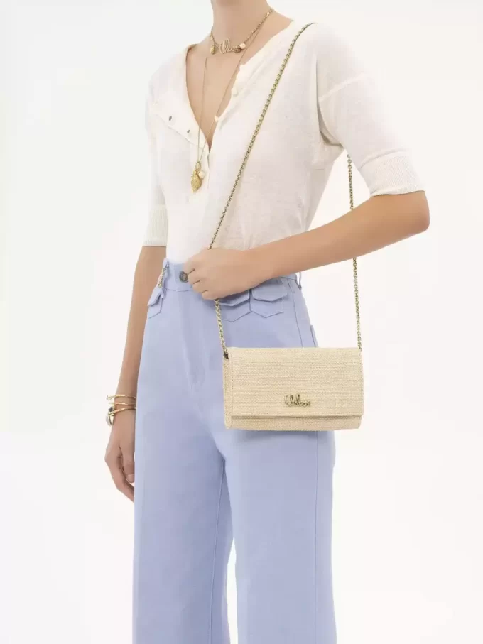Chloé Iconic Klappengeldbörse an Kette aus Fasern mit Basteffekt