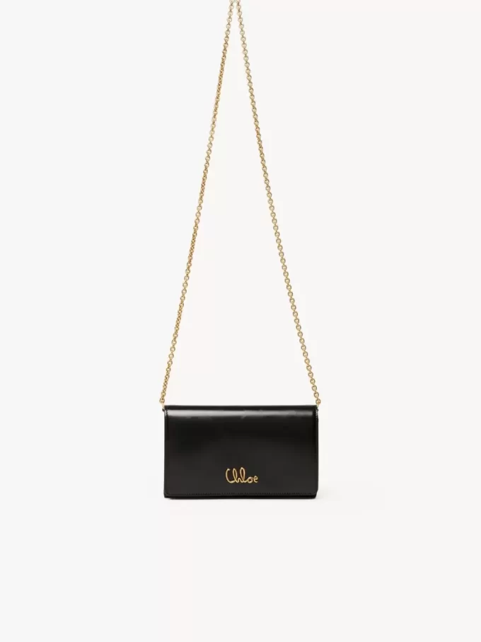 Chloé Iconic Klappengeldbörse an Kette aus glänzendem Leder