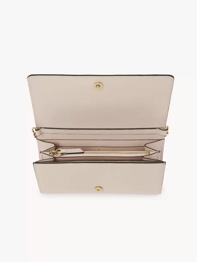 Chloé Iconic Klappengeldbörse an Kette aus glänzendem Leder
