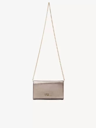 Chloé Iconic Klappengeldbörse an Kette aus metallisiertem Leder