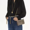 Chloé Iconic Klappengeldbörse an Kette aus metallisiertem Leder