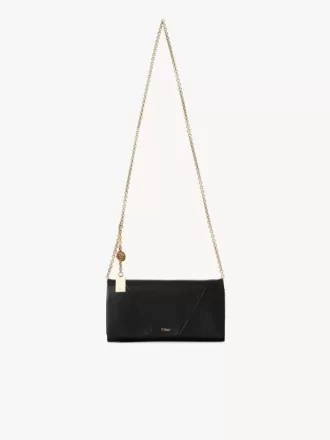 Chloé Spin Flap-Geldbörse mit Kette aus genarbtem Leder