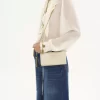 Chloé Spin Flap-Geldbörse mit Kette aus genarbtem Leder Chloé Spin Flap-Geldbörse mit Kette aus genarbtem Leder