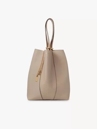 chlo spin tote bag aus genarbtem leder 2 330x440 - Chlo&eacute; Spin Tote Bag aus genarbtem Leder