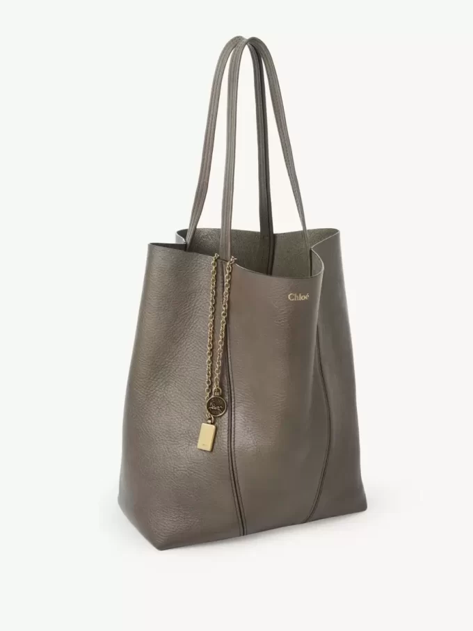 Chloé Spin Tote Bag aus genarbtem Leder Chloé Spin Tote Bag aus genarbtem Leder