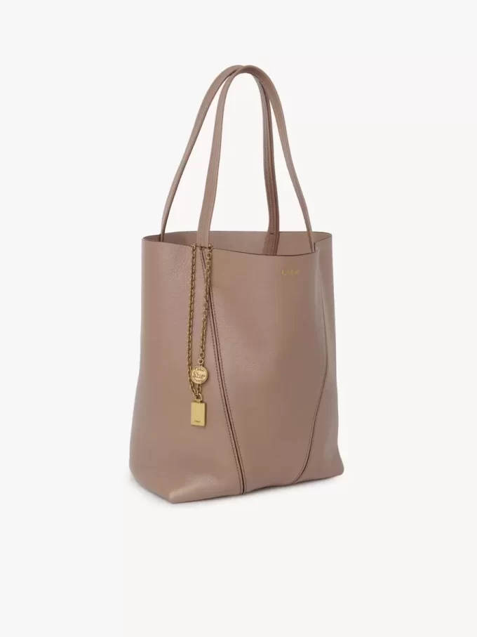 Chloé Spin Tote Bag aus genarbtem Leder Chloé Spin Tote Bag aus genarbtem Leder