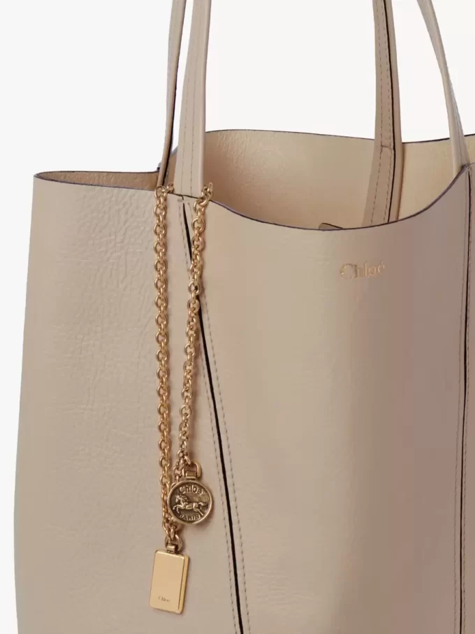 Chloé Spin Tote Bag aus genarbtem Leder Chloé Spin Tote Bag aus genarbtem Leder