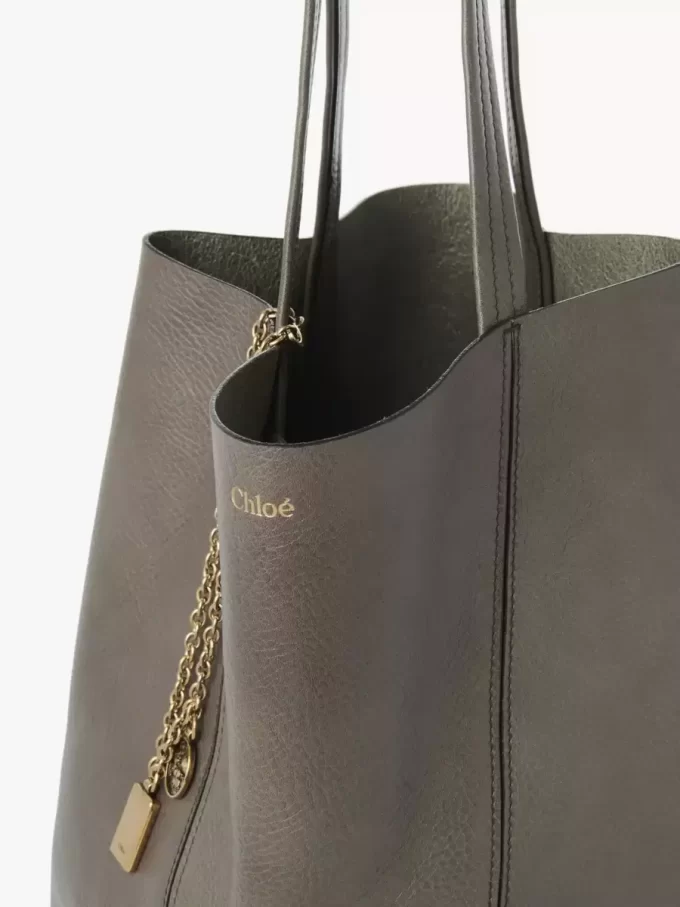Chloé Spin Tote Bag aus genarbtem Leder Chloé Spin Tote Bag aus genarbtem Leder