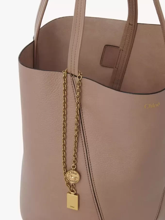 Chloé Spin Tote Bag aus genarbtem Leder Chloé Spin Tote Bag aus genarbtem Leder