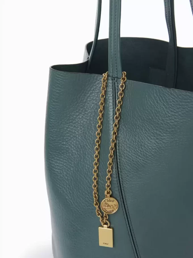 Chloé Spin Tote Bag aus genarbtem Leder Chloé Spin Tote Bag aus genarbtem Leder
