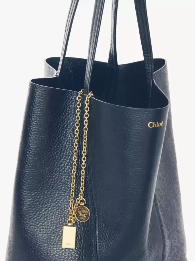 Chloé Spin Tote Bag aus genarbtem Leder Chloé Spin Tote Bag aus genarbtem Leder