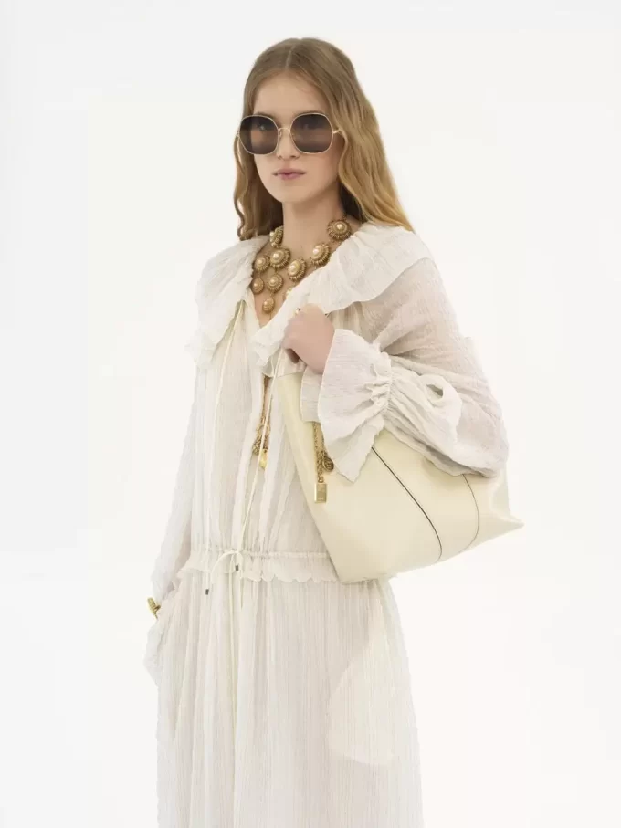 Chloé Spin Tote Bag aus genarbtem Leder Chloé Spin Tote Bag aus genarbtem Leder