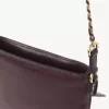 Château Treasures – Ketten-Flap-Tasche aus genarbtem Leder Château Treasures – Ketten-Flap-Tasche aus genarbtem Leder