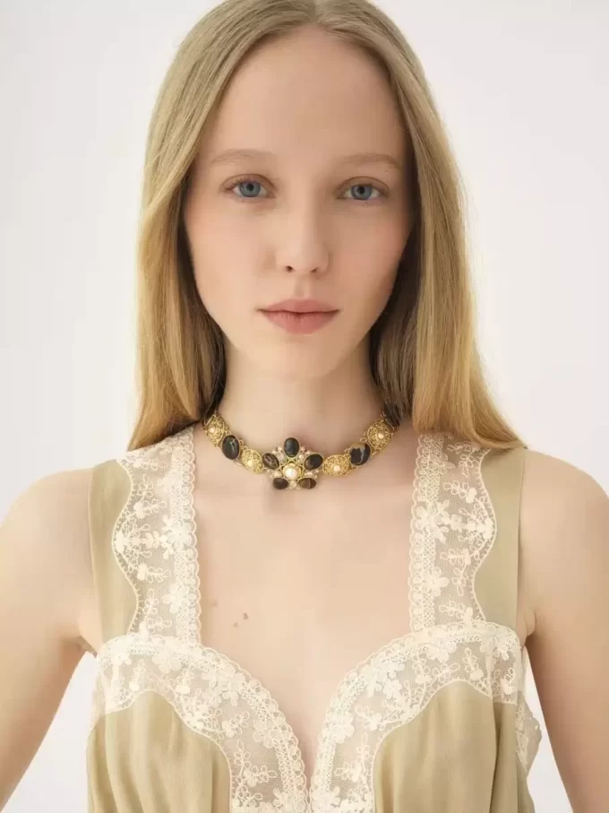 Das Chloé Magnificent Choker Das Chloé Magnificent Choker