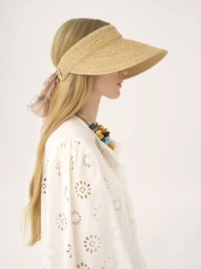Das Chloé Visier aus Bast Das Chloé Visier aus Bast