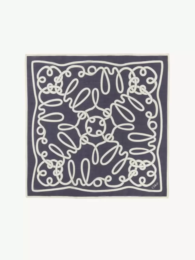 Der Chloé Iconic Print Schal aus Baumwolle und Seide