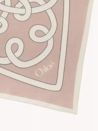 Der Chloé Iconic Print Schal aus Baumwolle und Seide