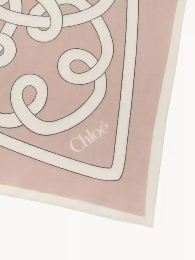 Der Chloé Iconic Print Schal aus Baumwolle und Seide