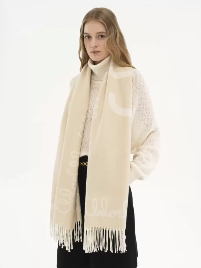 Der Chloé Iconic Schal aus Jacquardwolle