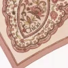 Der quadratische Chloé Paisley-Schal aus Seidentwill Der quadratische Chloé Paisley-Schal aus Seidentwill