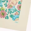 Der quadratische Schal „Chloé Peonies“ aus Seidentwill