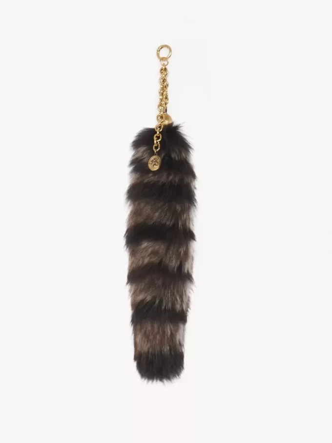 Der Treasure Tails-Charme aus Lammfell Der Treasure Tails-Charme aus Lammfell
