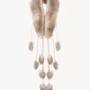 Der Treasure Tails-Schal aus Lammfell Der Treasure Tails-Schal aus Lammfell