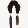 Der Treasure Tails-Schal aus Lammfell Der Treasure Tails-Schal aus Lammfell