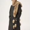 Der Treasure Tails-Schal aus Lammfell Der Treasure Tails-Schal aus Lammfell