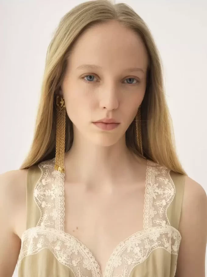 Die Chloé Amulet Ohrringe Die Chloé Amulet Ohrringe