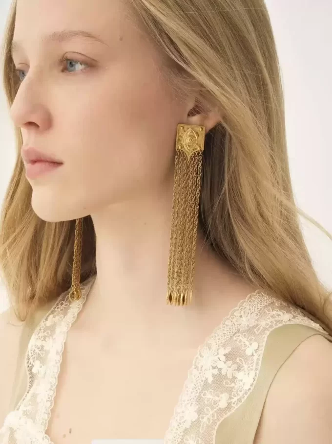 Die Chloé Amulet Ohrringe Die Chloé Amulet Ohrringe