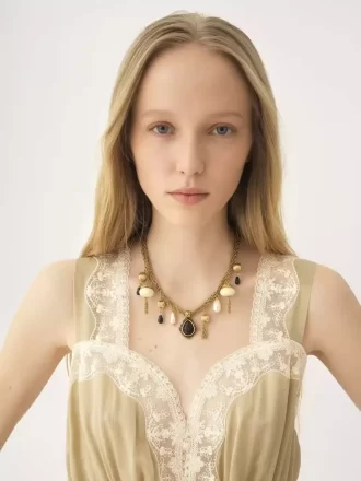Die Chloé Antique Pearls Halskette