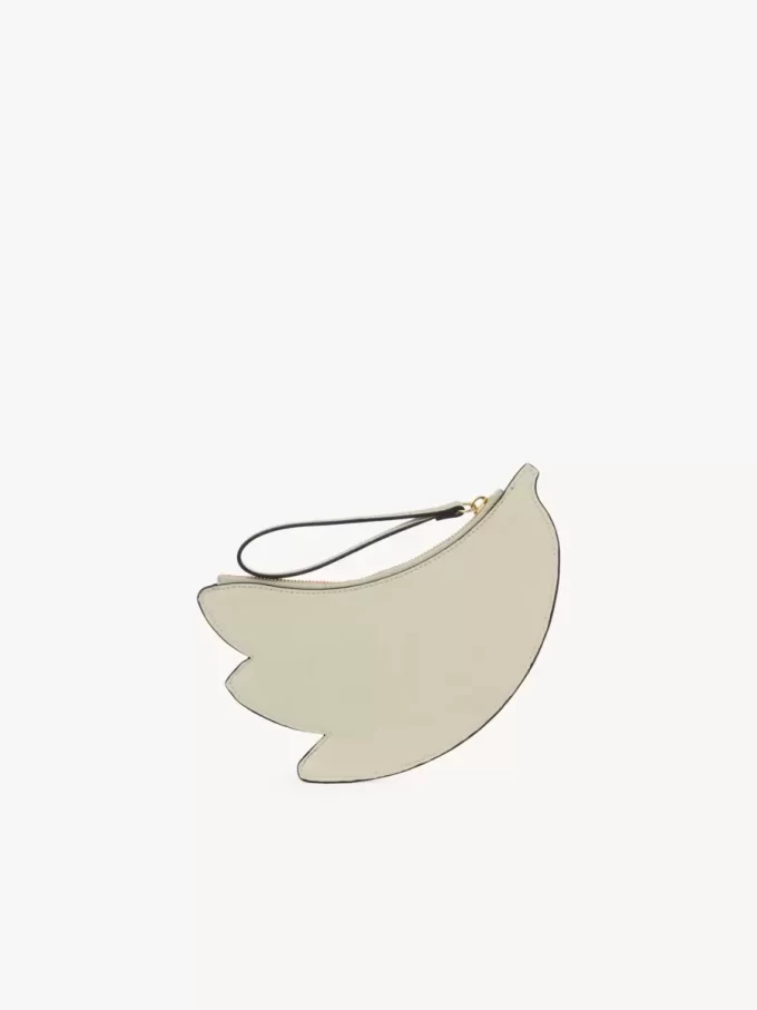 Flache Tasche „Banane“ aus genarbtem Leder