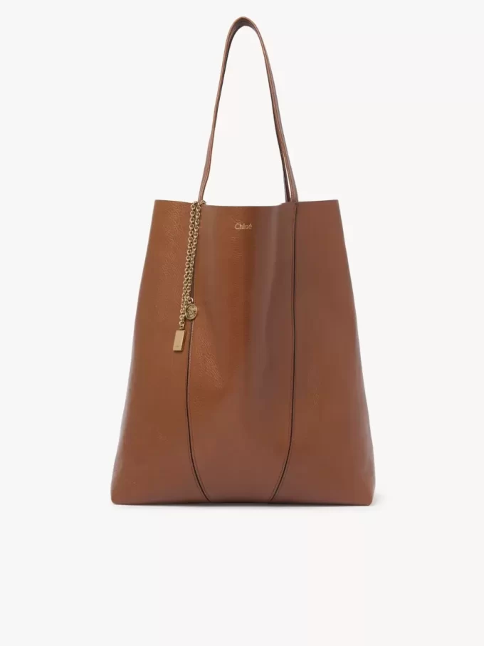 Große Chloé Spin Tote Bag aus genarbtem Leder Große Chloé Spin Tote Bag aus genarbtem Leder